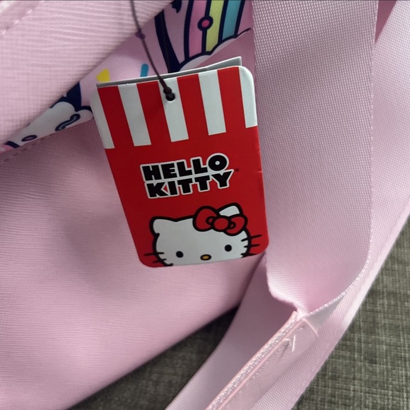 💕Hello Kitty Duffle Bag FREE pillow💕 - Picture 4 of 8